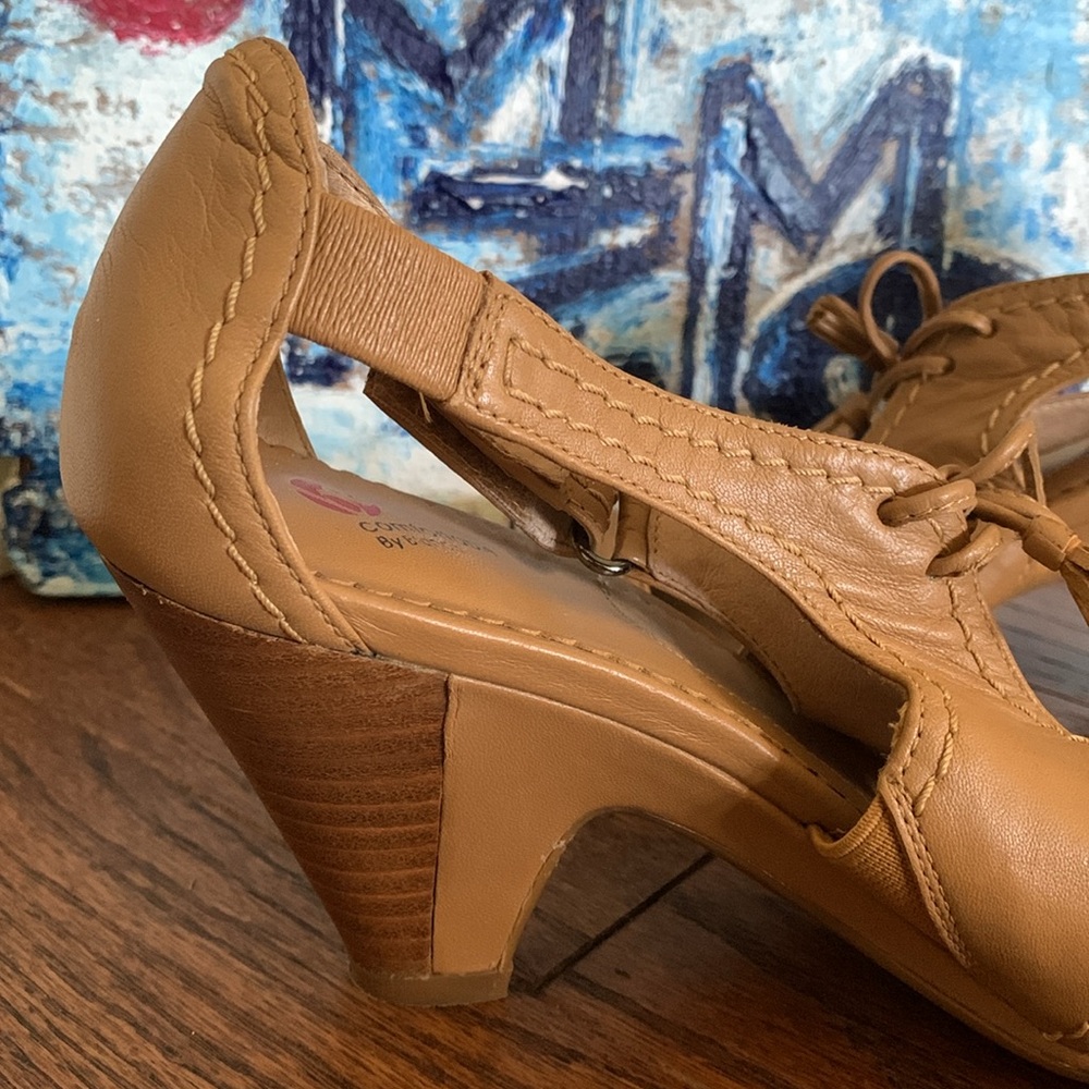 be Comfortable Blondo Heeled Sandals Tan Leather Peep Toe Sz 8M - Picture 11 of 16